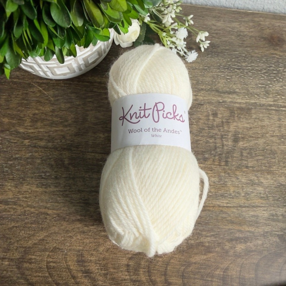 Knit Picks Wool of the Andes White Worsted 100% Peruvian Highland Wool Yarn 50g